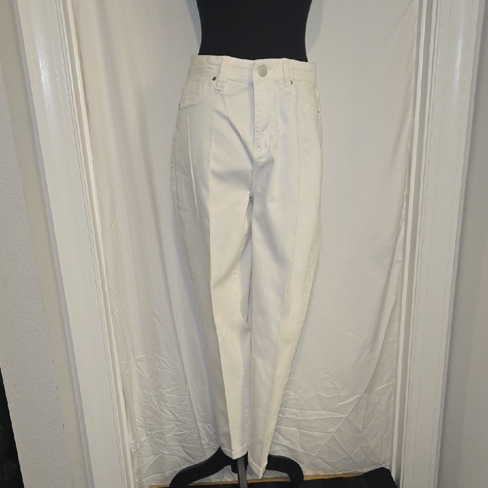 Women's Classic White Straight Leg Jeans